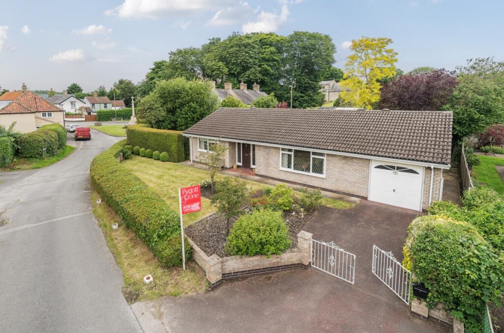 2 bedroom bungalow for sale in Ashing Lane, Dunholme, Lincoln