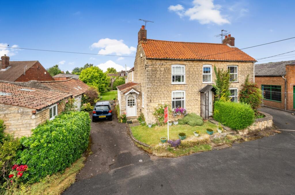4 bedroom semidetached house for sale in North Street, Nettleham
