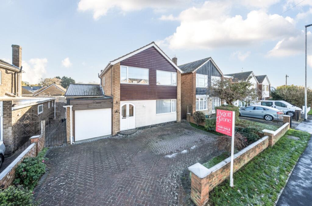 Main image of property: Birchwood Avenue, Lincoln, Lincolnshire, LN6