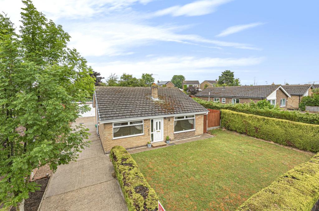 3 bedroom bungalow for sale in Highfield Road, Saxilby, LN1