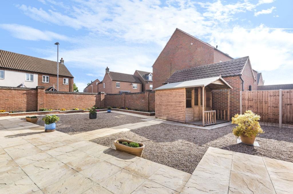 5 bedroom detached house for sale in St Lawrence Drive, Bardney, LN3