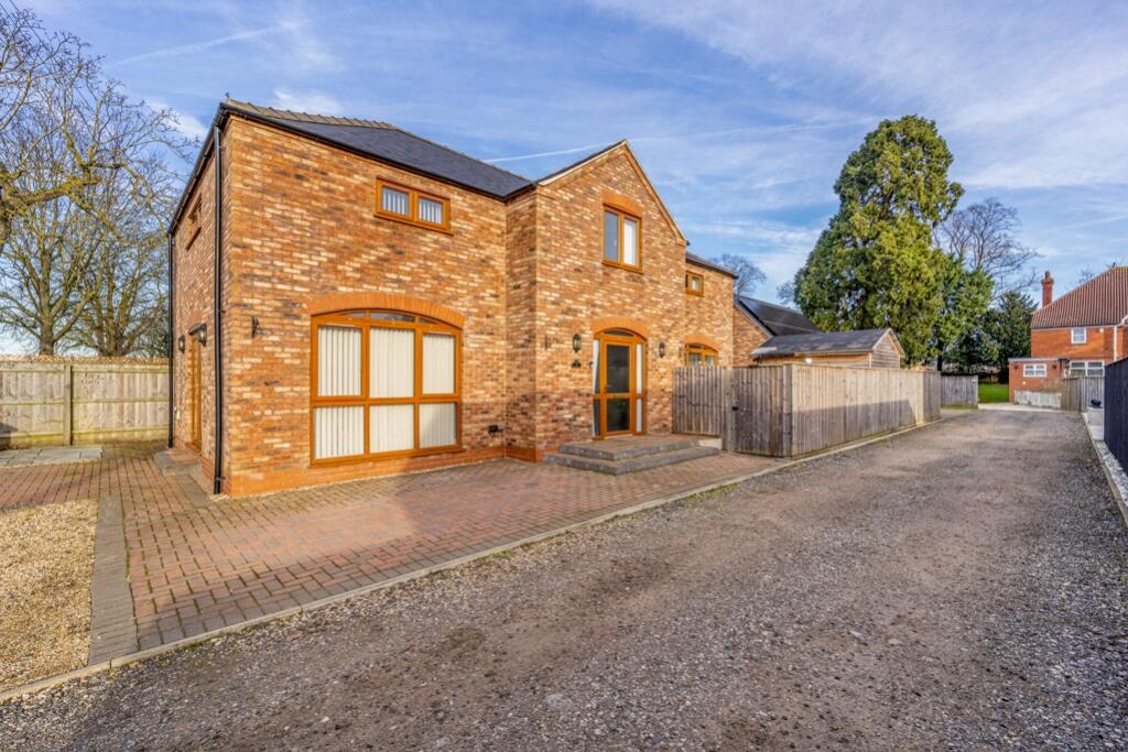 4 bedroom detached house for sale in Castle Street, Boston