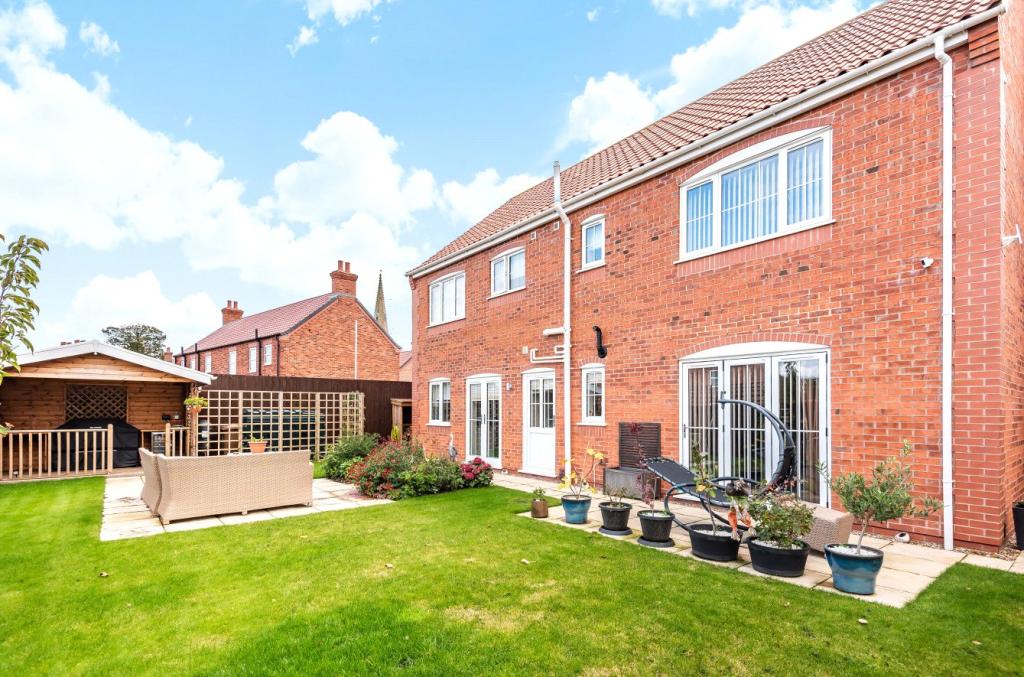 4 bedroom detached house for sale in Tower Gardens, Sutterton, PE20