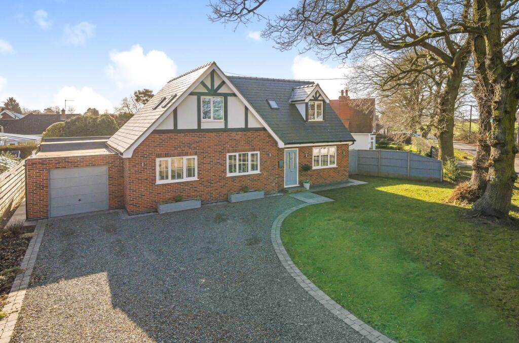 4 bedroom detached house for sale in Green Lane, Woodhall Spa