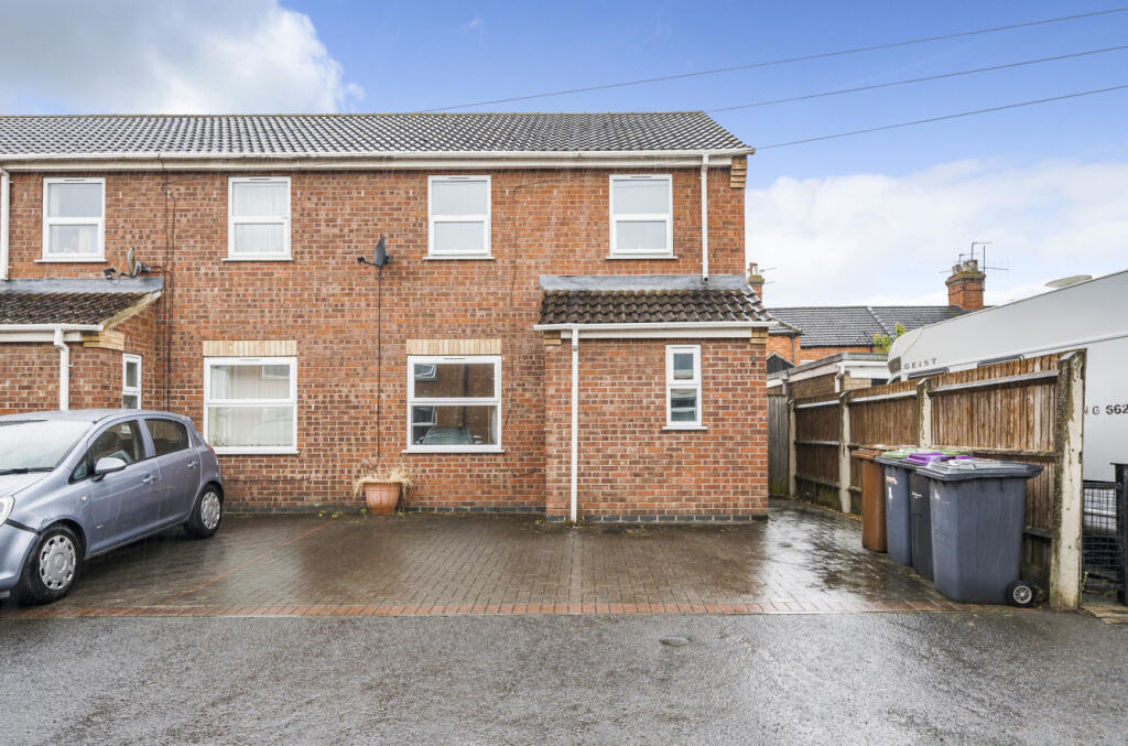 Main image of property: Castle Terrace Road, Sleaford, Lincolnshire, NG34 