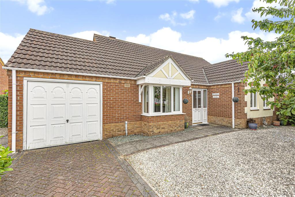3 bedroom bungalow for sale in Maple Grove, Heckington, NG34
