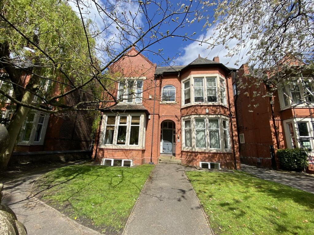 2 bedroom flat for sale in Barlow Moor Road, West Didsbury, M20