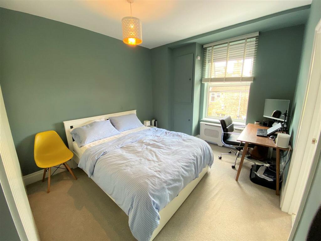 2 bedroom flat for sale in Barlow Moor Road, West Didsbury, M20