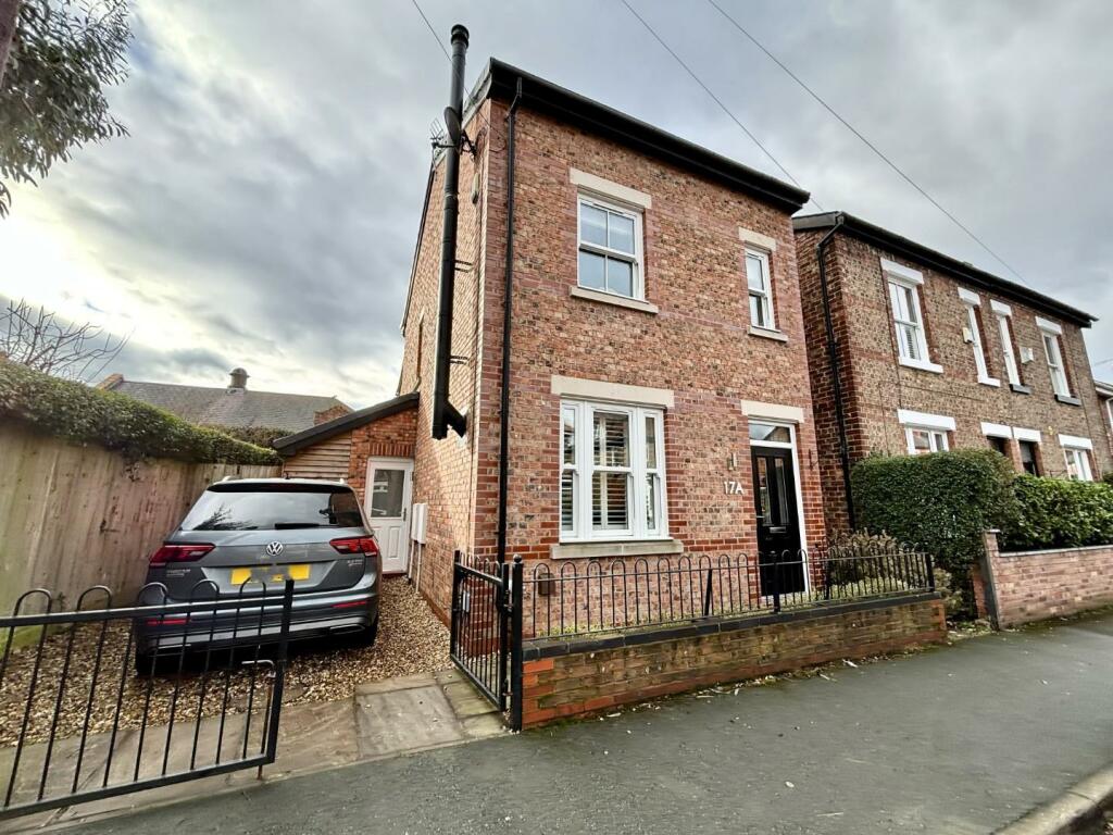 4 bedroom detached house for sale in Lingard Road, Northenden, M22