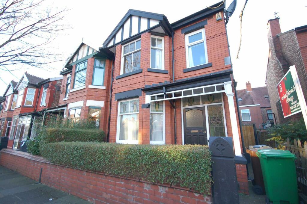3 bedroom semi-detached house for rent in Alexandra Drive, Burnage, Manchester, M19