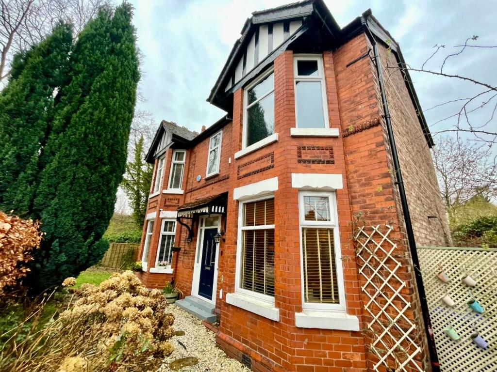 3 bedroom detached house for sale in Fairview Avenue, West Point, M19