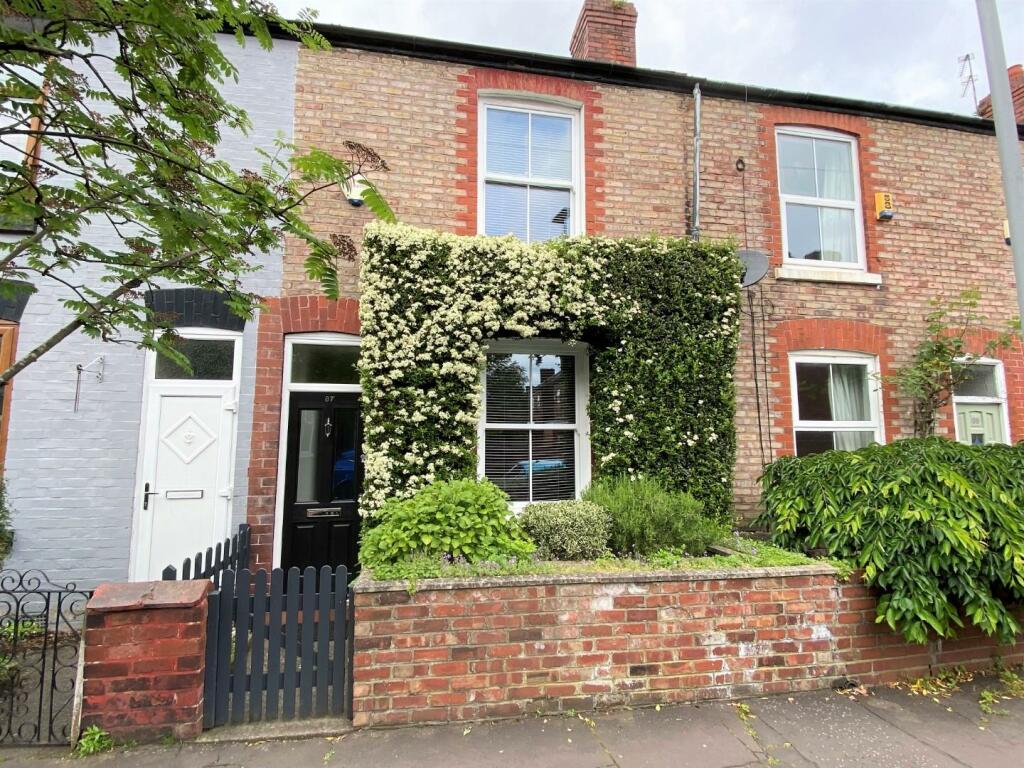 2 bedroom terraced house for sale in Hill Street, Withington, M20