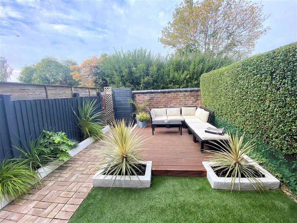 3 bedroom terraced house for sale in Disley Avenue, West Didsbury