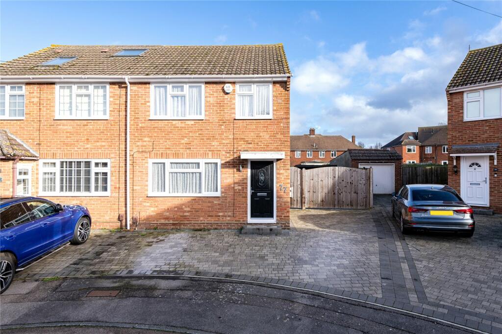 3 bedroom semidetached house for sale in Springvale, Iwade