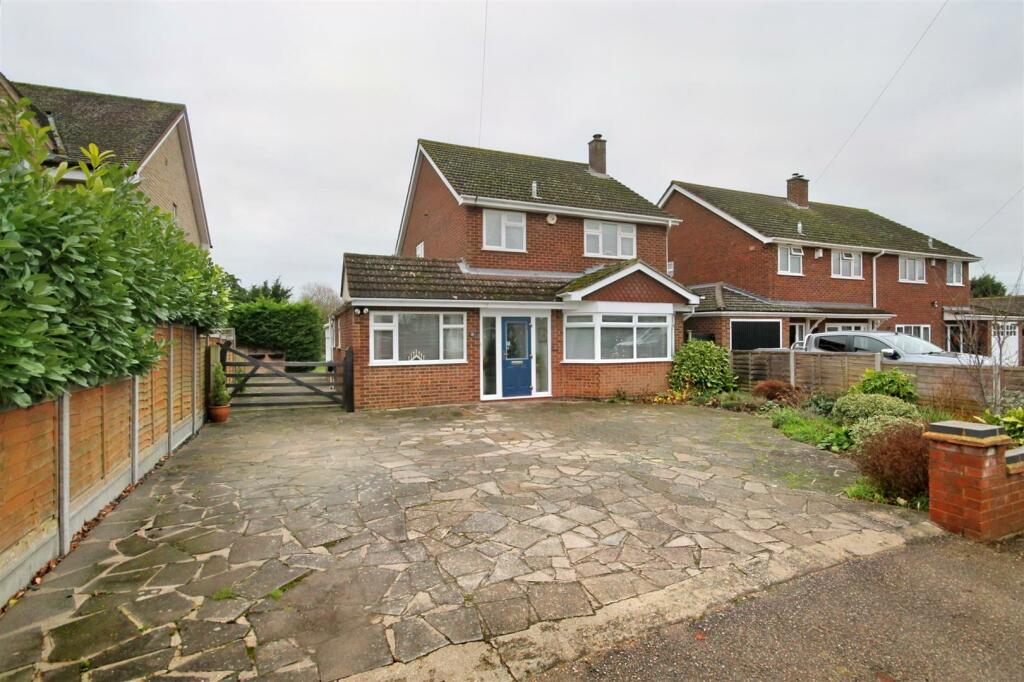 4 bedroom detached house for sale in Northill Road, Cople, Bedford, MK44