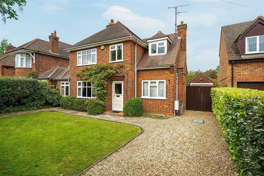 4 bedroom detached house for sale in Ellis Road, Bedford, MK41