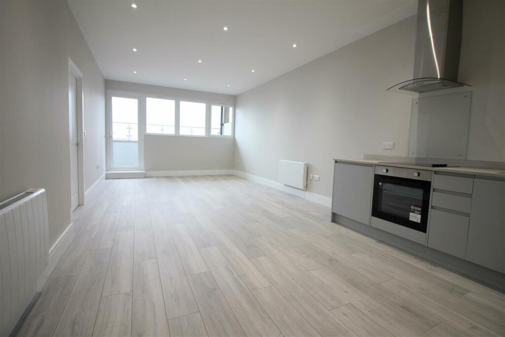 1 bedroom flat for sale in Shenley Road, Borehamwood, WD6