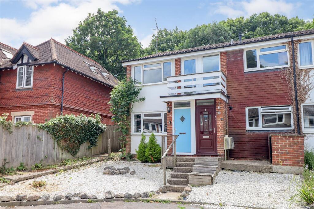 Main image of property: Worthing Road, Horsham