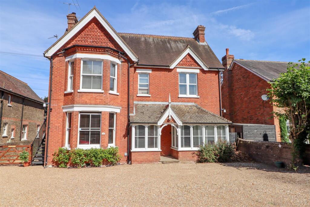 Main image of property: Kings Road, Horsham