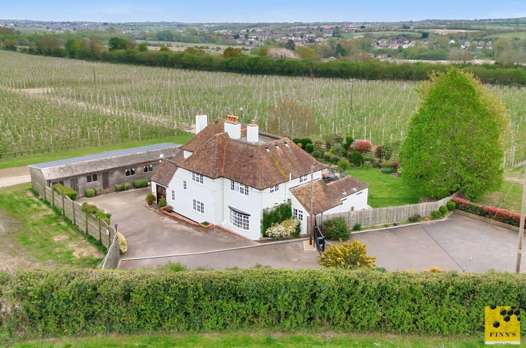 4 bedroom detached house for sale in Harbledown, Canterbury, CT2