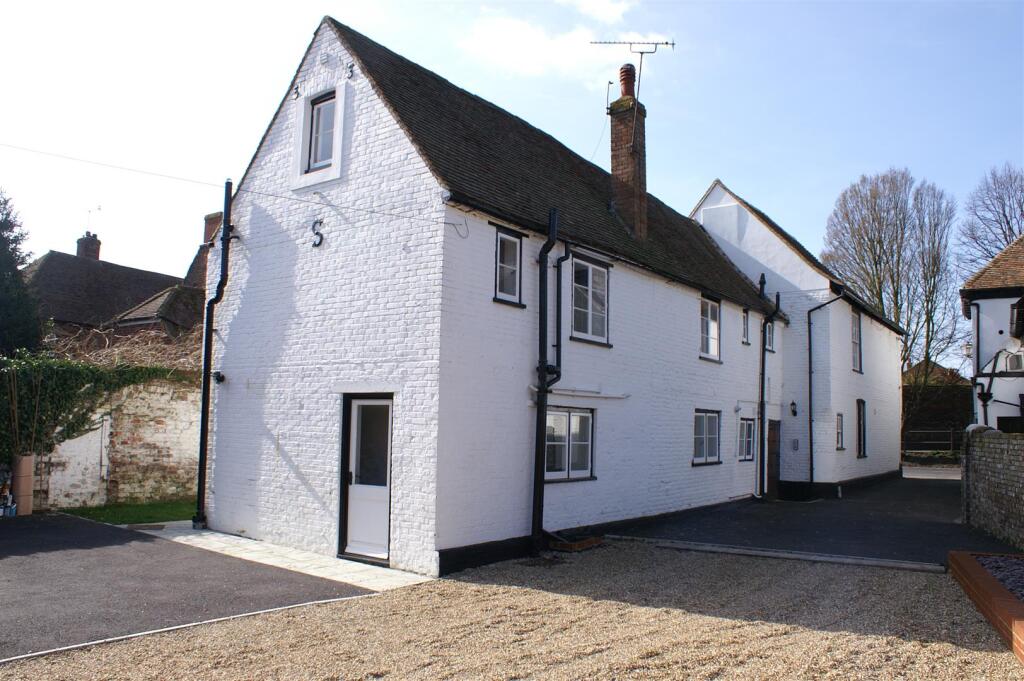 Main image of property: Flat 4 , 44 High Street, Wingham, Canterbury, Kent