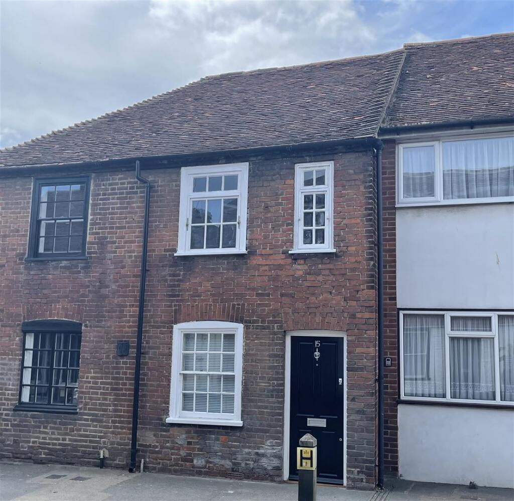 Main image of property: 15 Whitstable Road, Canterbury, Kent, CT2 8DG