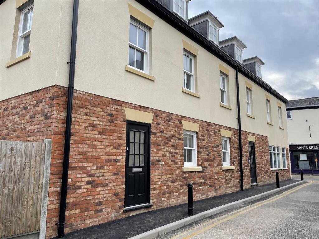 Main image of property: Flat 4, 1a St Johns Place, Canterbury, Kent