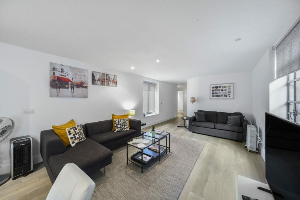 Main image of property: Bull Inn Court, Covent Garden, WC2R