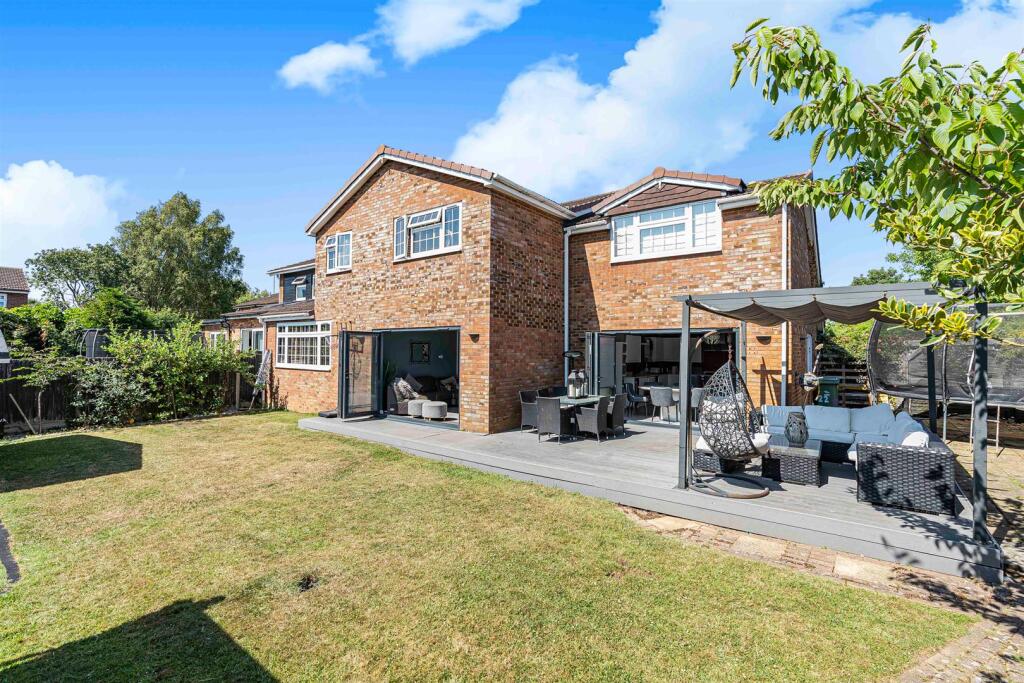 Main image of property: Lakefield Avenue, Toddington, Dunstable