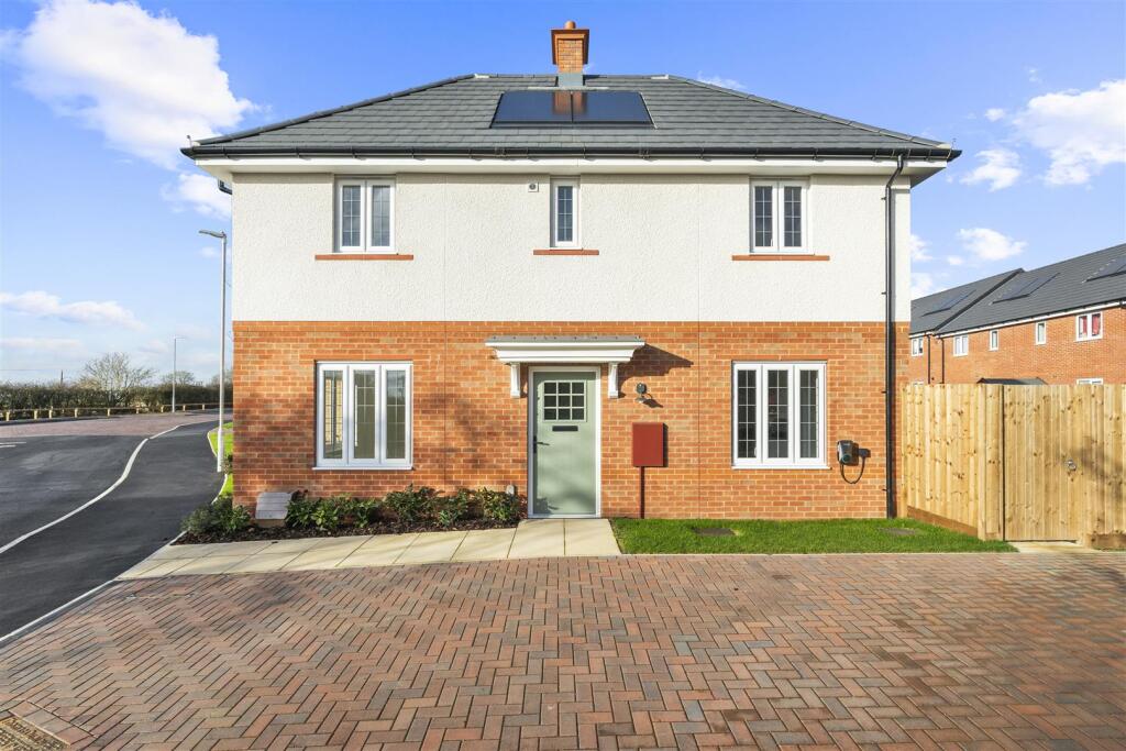 Main image of property: Snowhill Place, Toddington
