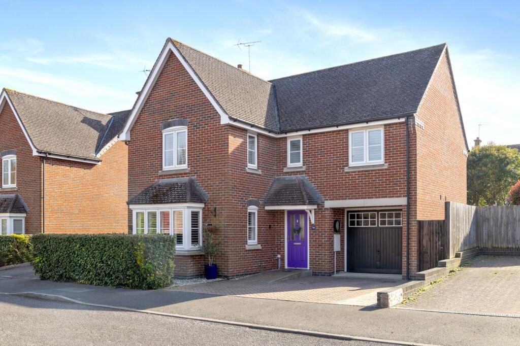 Main image of property: Saddlers Close, Billingshurst, RH14