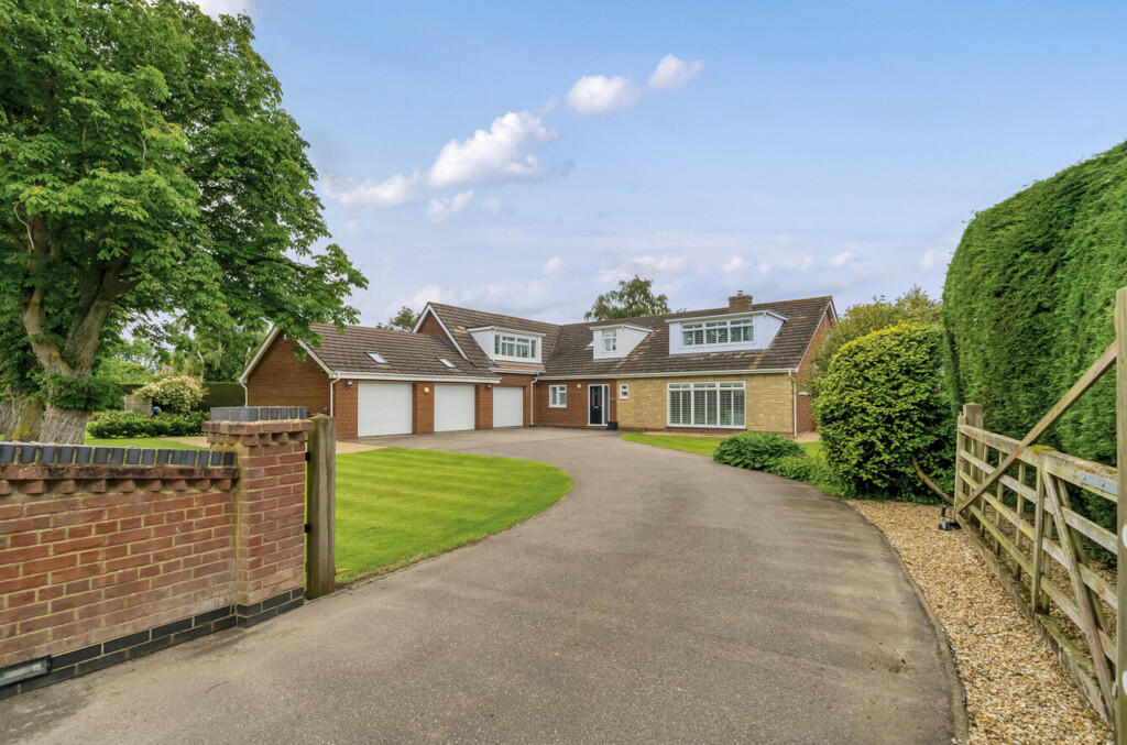 5 bedroom detached house for sale in Broadgate, Weston Hills, Spalding
