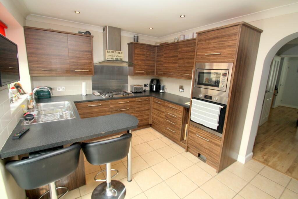 3 bedroom semidetached house for sale in Ellington Road, Feltham, TW13