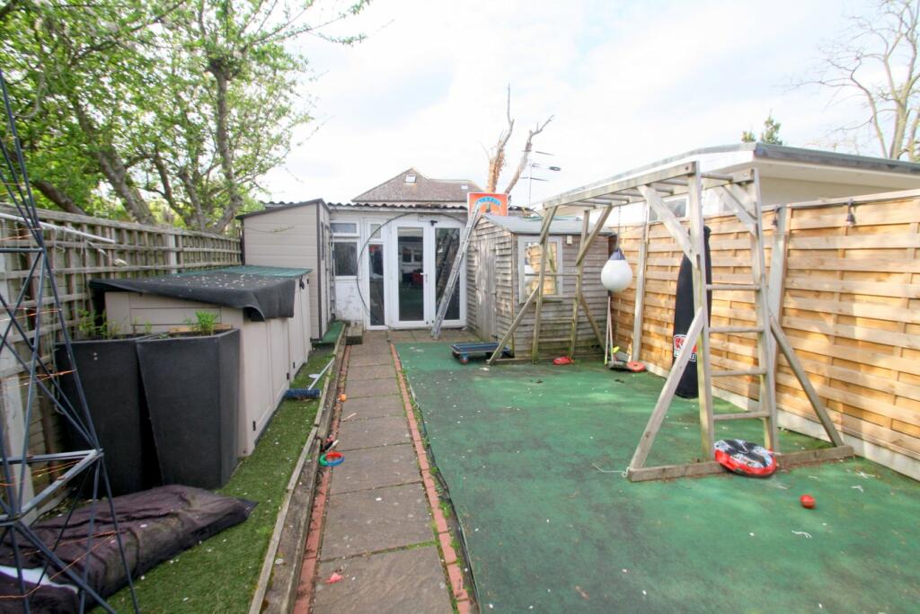 3 bedroom semidetached house for sale in Ellington Road, Feltham, TW13