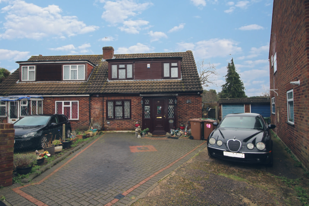 2 bedroom semidetached house for sale in Fairways, Ashford, TW15