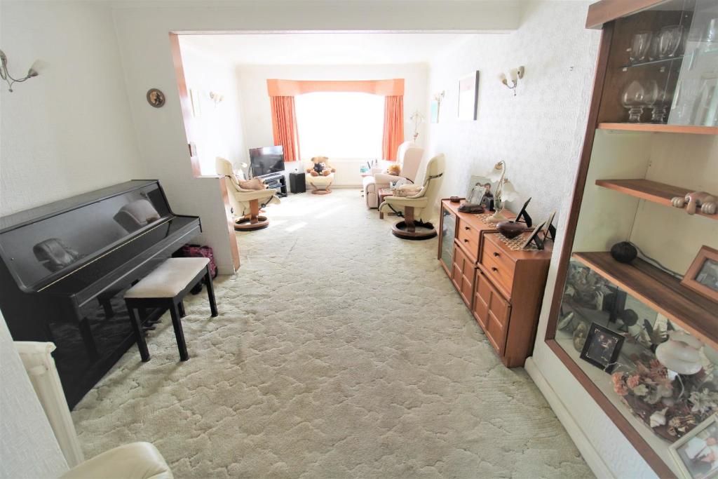 4 bedroom house for sale in Bowness Road, Bexleyheath, DA7
