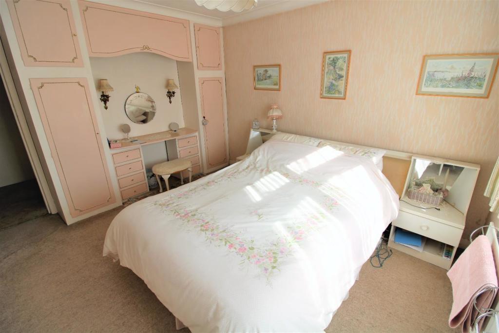 4 bedroom house for sale in Bowness Road, Bexleyheath, DA7