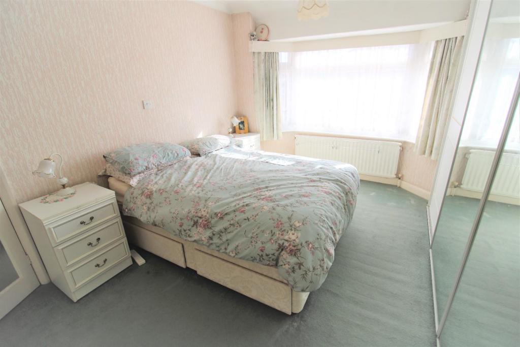 4 bedroom house for sale in Bowness Road, Bexleyheath, DA7
