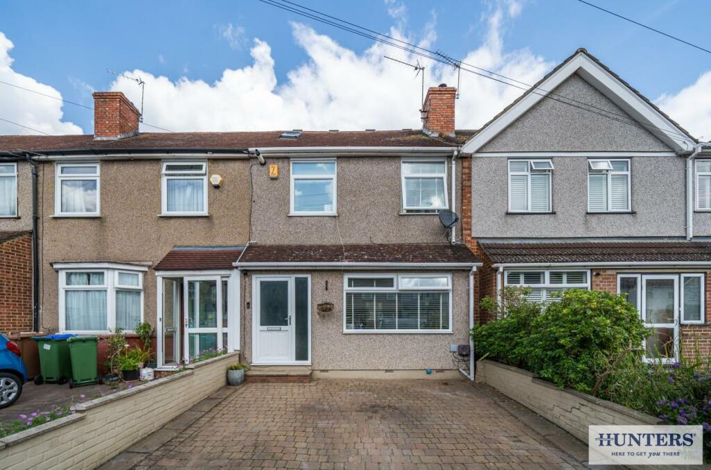 4 bedroom terraced house for sale in Montrose Avenue, Welling, DA16