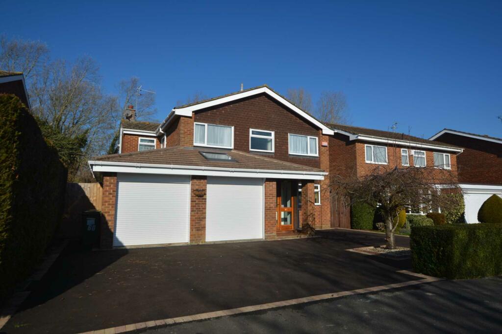 4 bedroom detached house for rent in Windmill Hill Drive, Bletchley, MK3