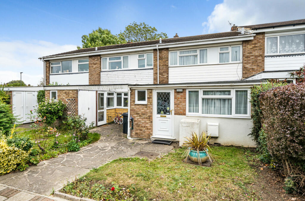 3 bedroom terraced house for sale in Tandridge Drive, Orpington, BR6