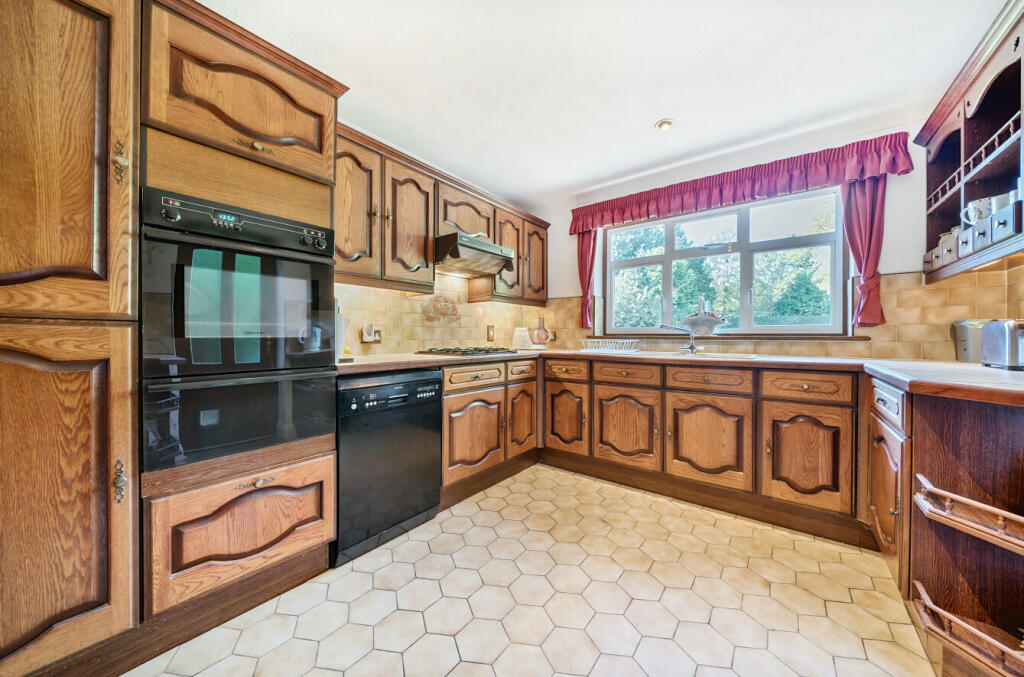Additional property image - Marlings Park Avenue, Chislehurst, BR7