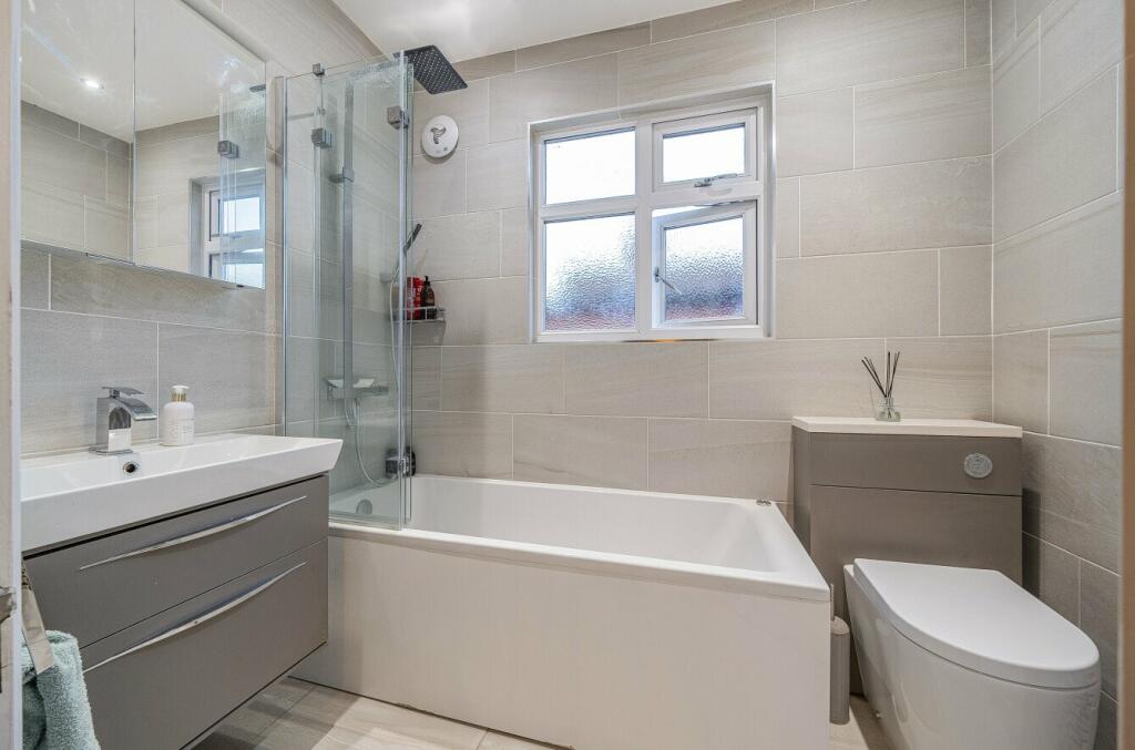 Additional property image - Southborough Lane, Bromley, BR2