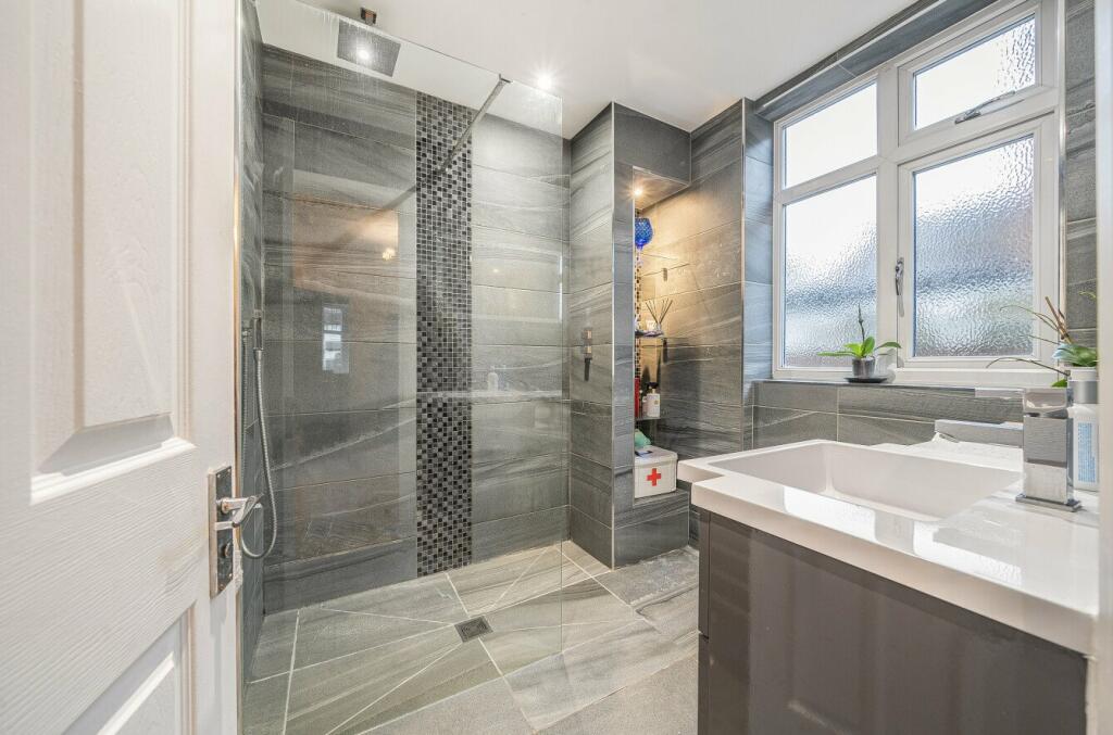 Additional property image - Southborough Lane, Bromley, BR2