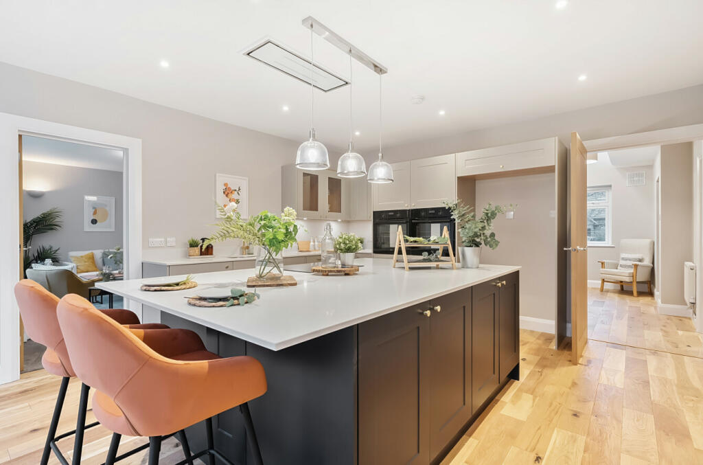 Additional property image - Homesdale Road, Petts Wood, BR5