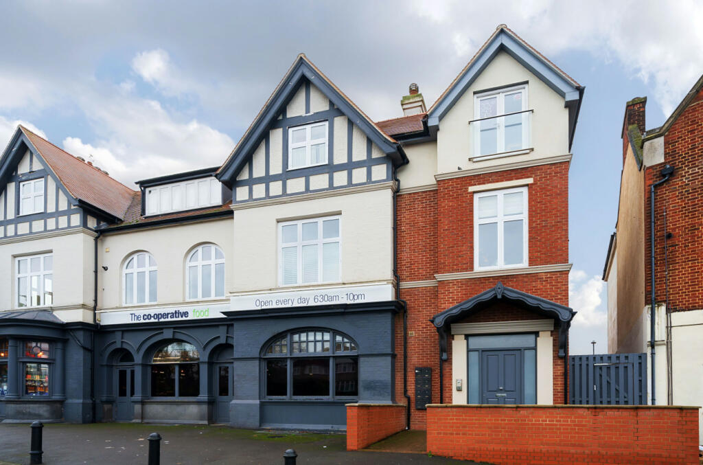 2 bedroom apartment for sale in White Horse Hill, Chislehurst, Kent, BR7