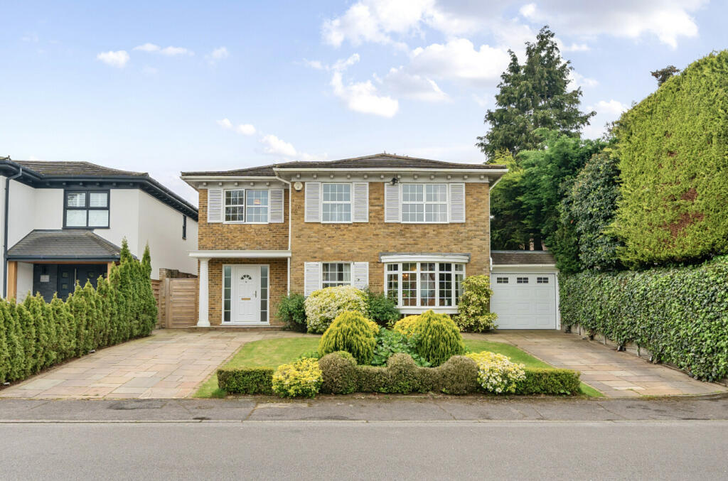 5 bedroom detached house for sale in Wood Drive, Chislehurst, Kent, BR7