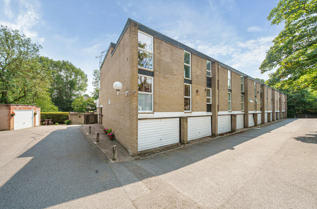 Additional property image - Willow Grove, Chislehurst, Kent, BR7