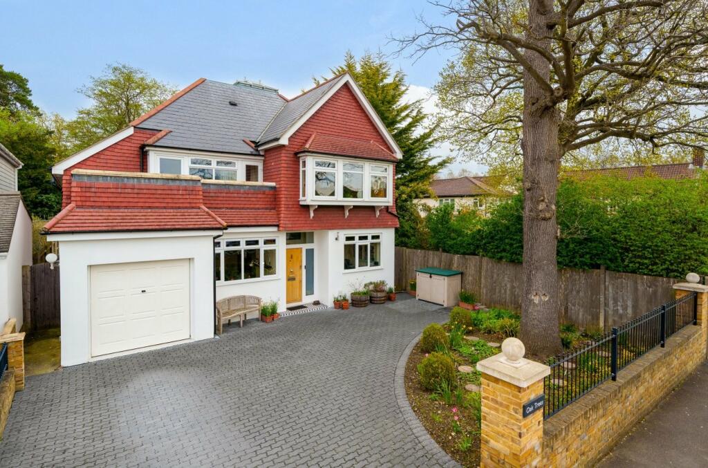6 bedroom detached house for sale in Walden Road, Chislehurst, Kent, BR7