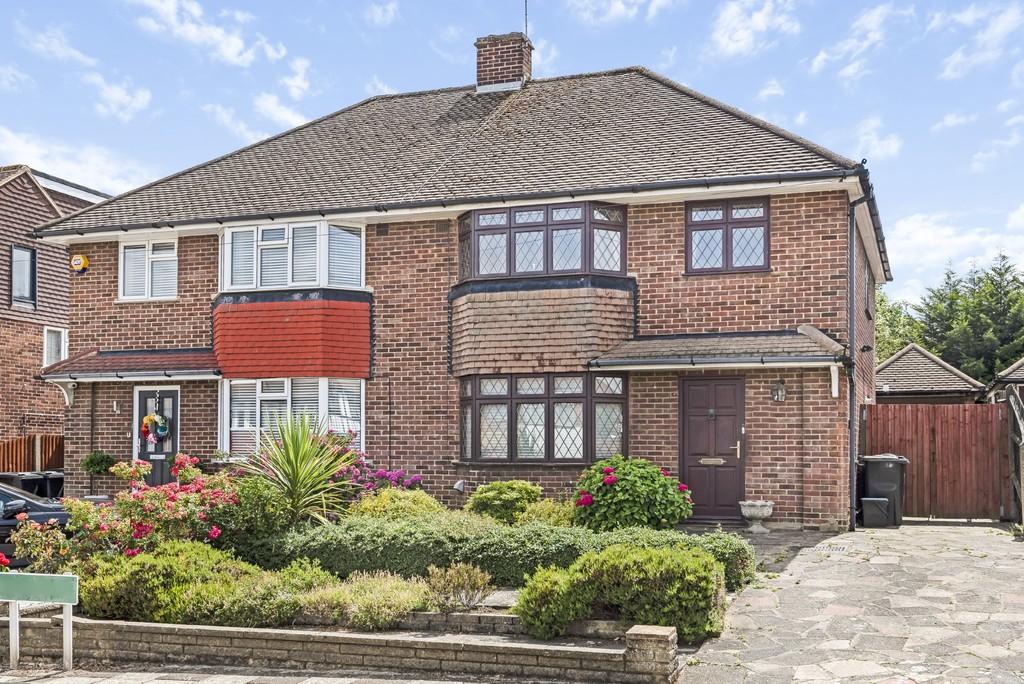 3 bedroom semidetached house for sale in Edgebury, Chislehurst, BR7